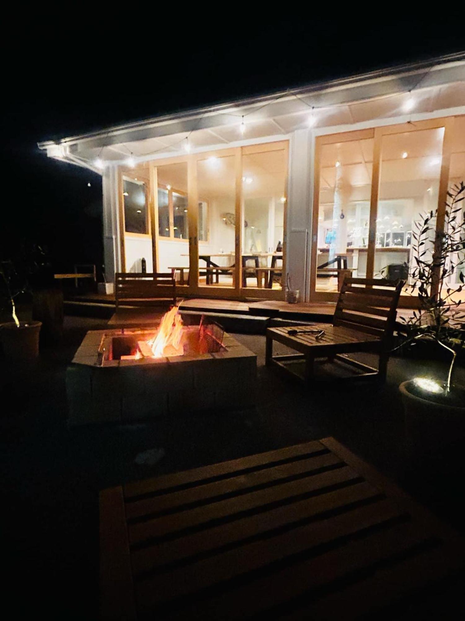 שימודה The Surf Lodge White Beach מראה חיצוני תמונה